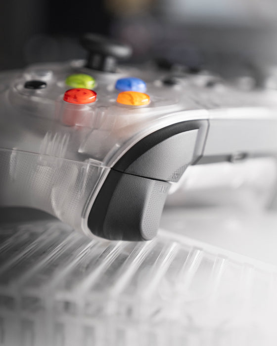 Retro Fighters Hunter Wireless Controller for Original XBOX, Switch & PC [Crystal] - Xbox